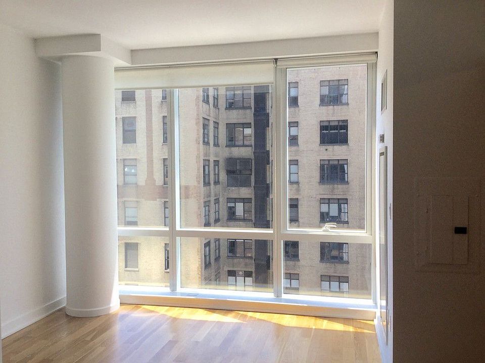 1st image of 885 6th Ave APT 17A