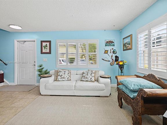 5th image of 277 NE 12th Ave #277