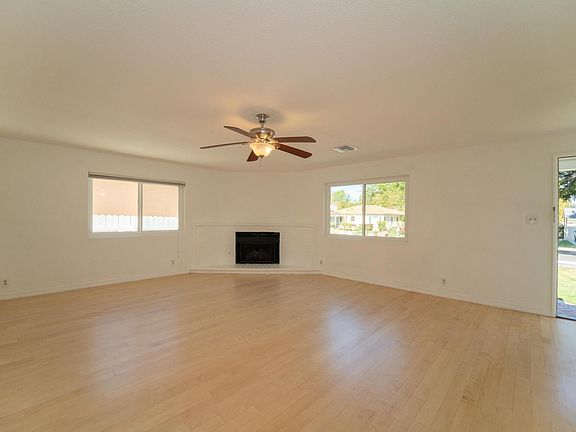 3rd image of 22840 Leonora Dr