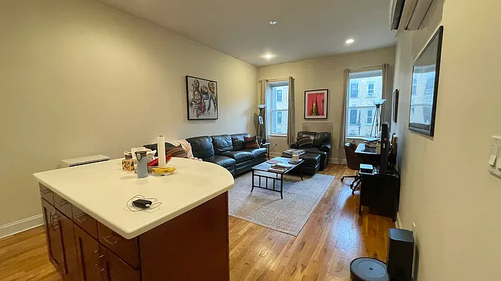 Rented by Strivers Management Group Corp (Brokerage) | media 17