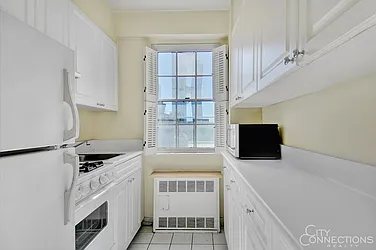 Rented by City Connections Realty