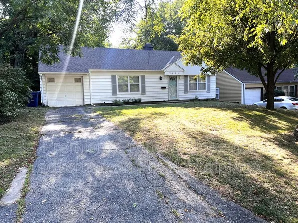 7521 Eaton St, Prairie Village, KS 66208