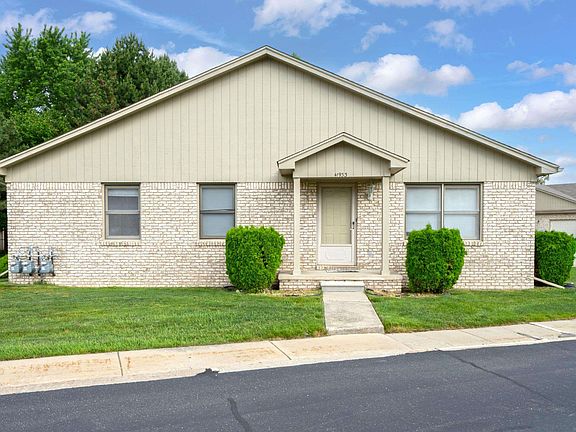 5th image of 41933 King Edward Ct
