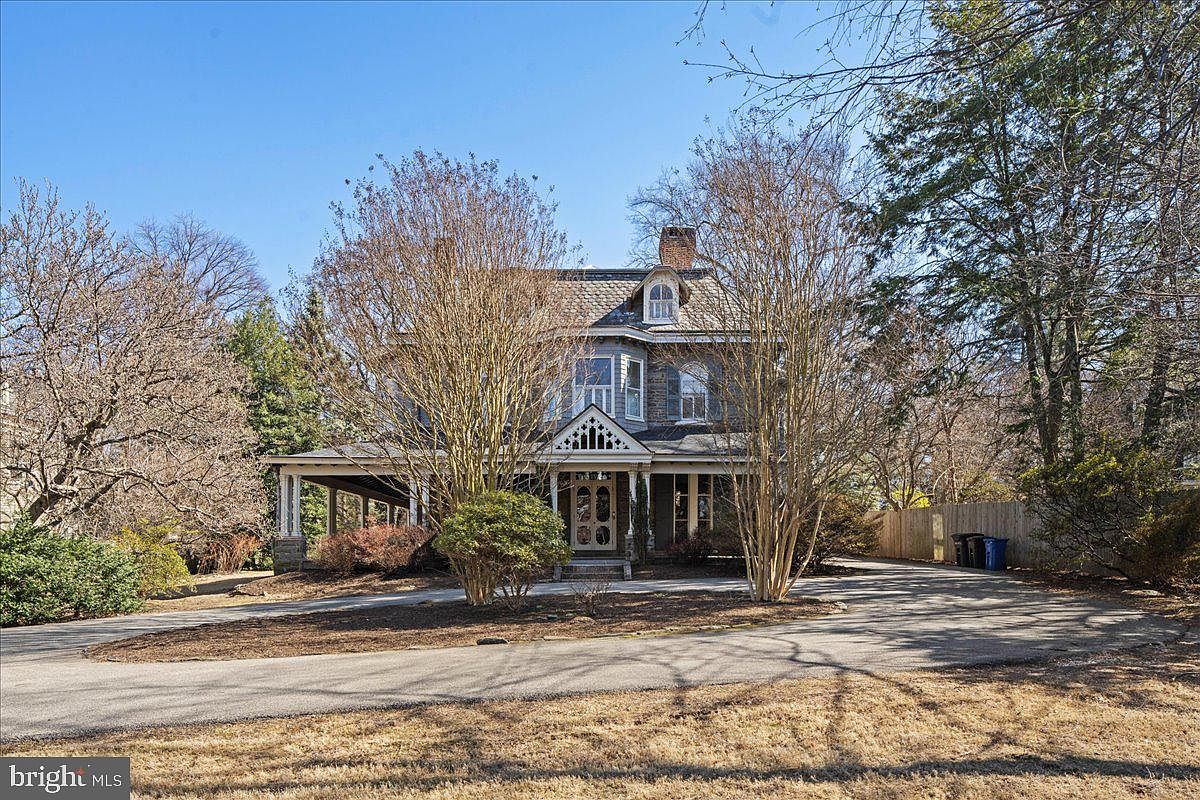 42 Summit St, Philadelphia, PA 19118 | Zillow