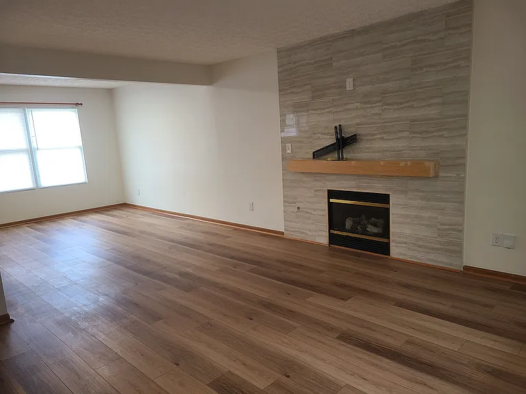 9153 Constitution Ave — Photo 2
