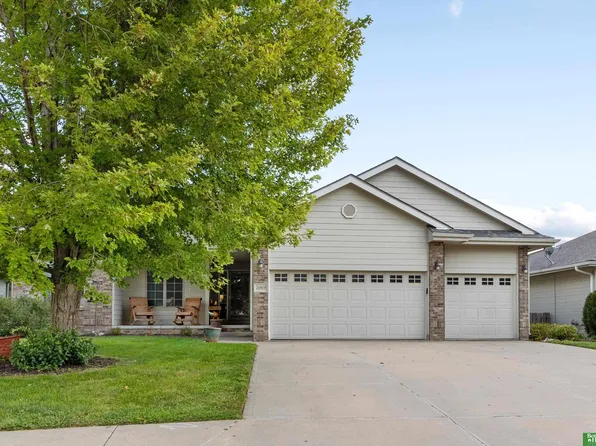 20919 McClellan Cir, Gretna, NE 68028
