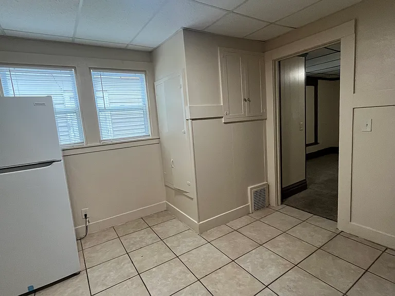 109 1/2 Riverside Dr #109-1.2 — Photo 5