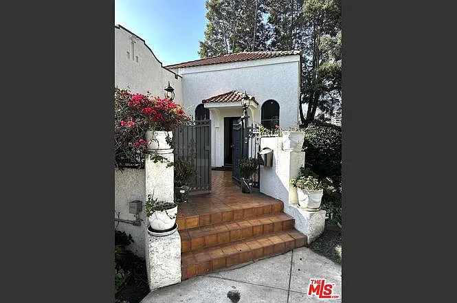 10736 Ashton Ave — Photo 20