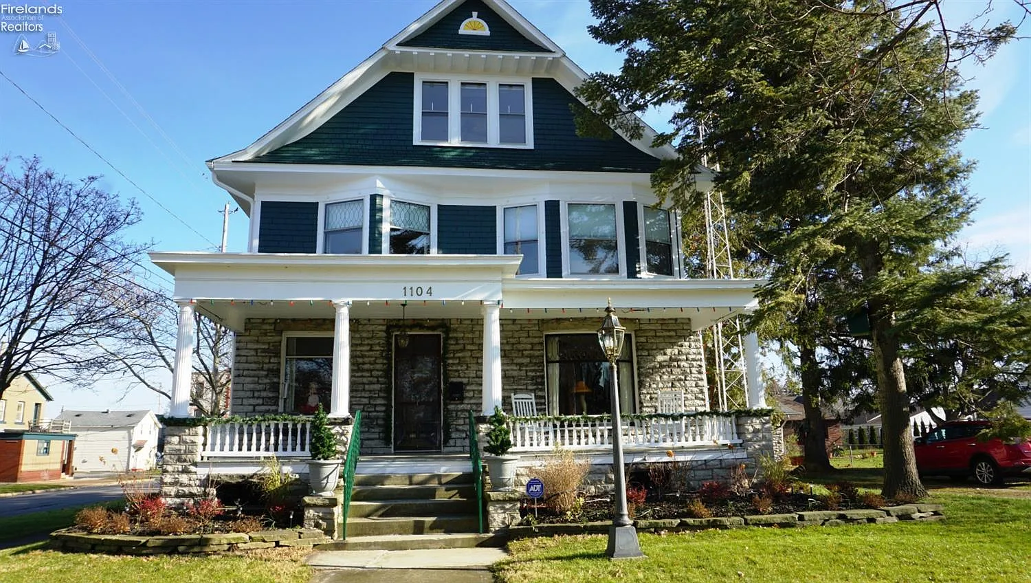 1104 Wayne St photo 1