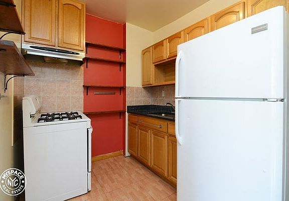 2nd image of 466 Franklin Ave #5B