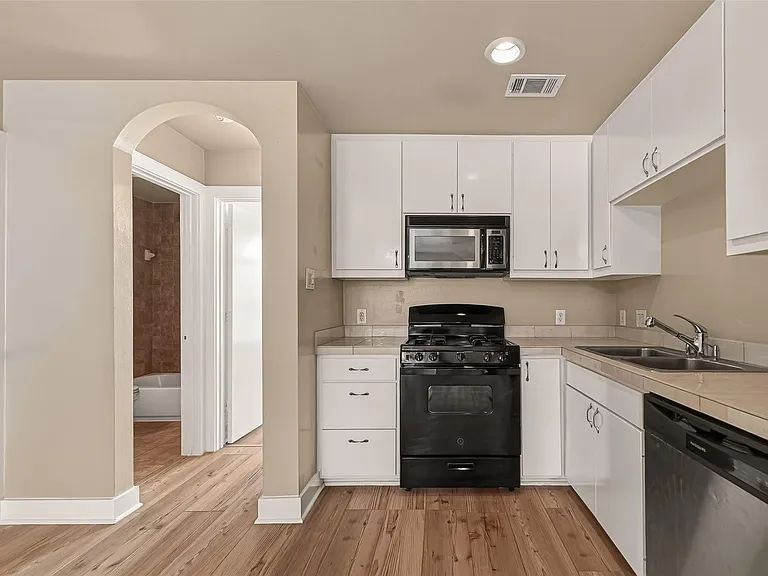 5941 S Loop E Fwy #104 — Photo 18
