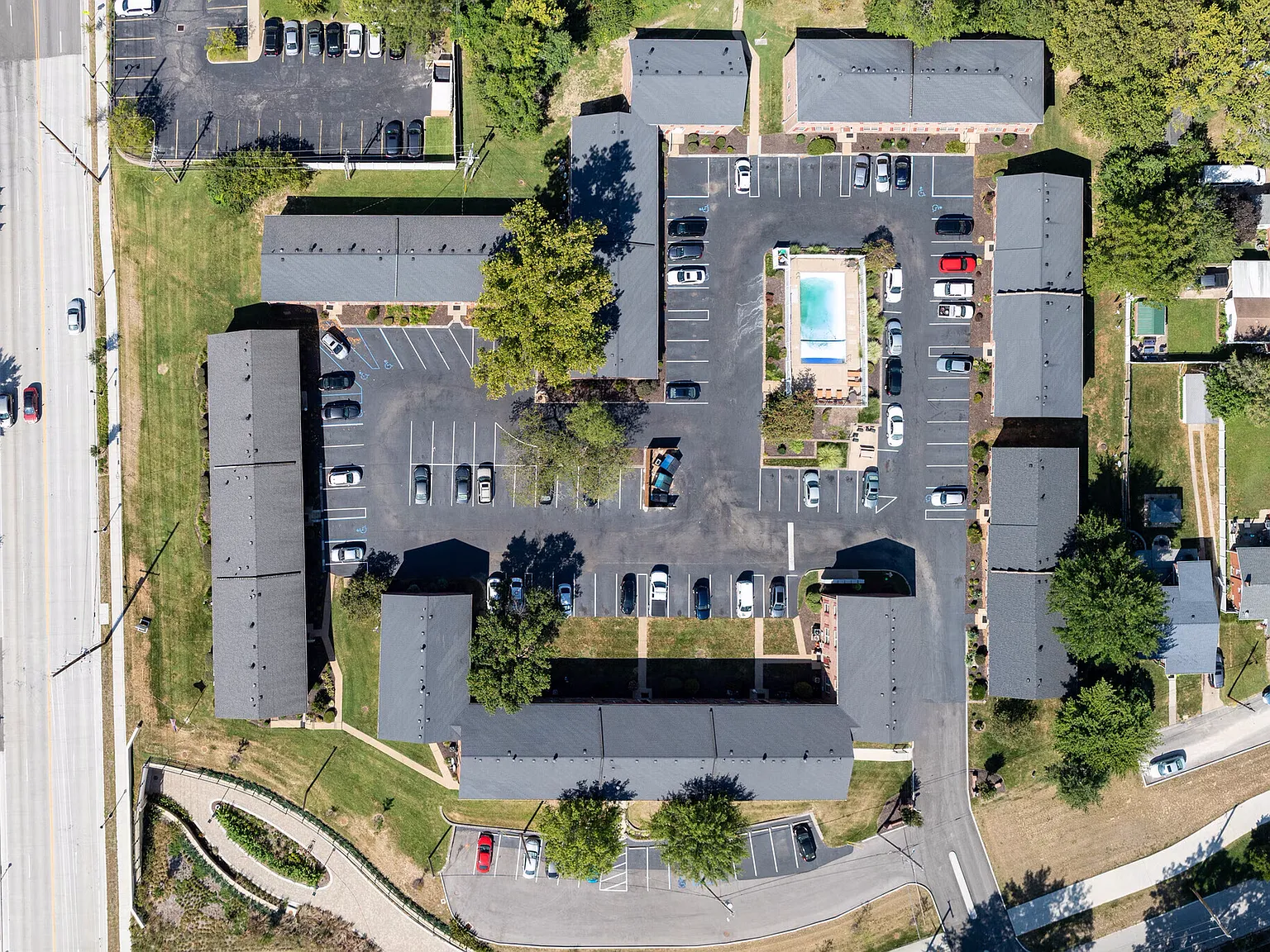 Brentwood Place — Photo 2