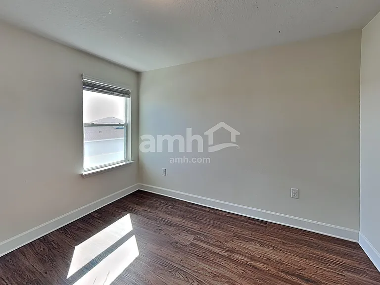 4540 Reisswood Loop — Photo 14