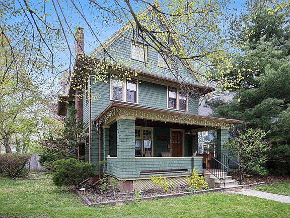 3rd image of 719 W Colfax Ave