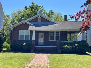 813 S Main St, Blackstone, VA