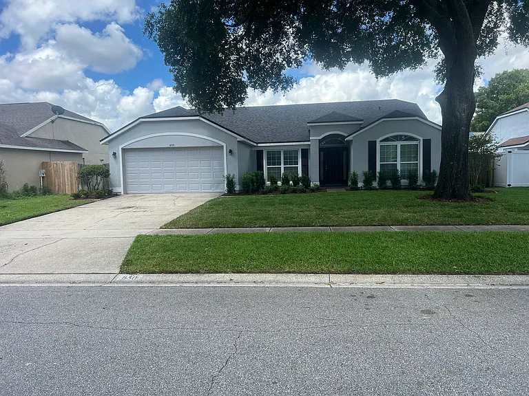 830 Bloomingdale Dr — Photo 1
