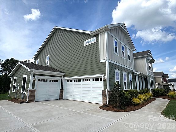 2nd image of 2517 Mabel Ln