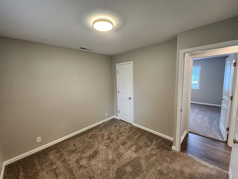 424 Nussbaum Ave — Photo 15