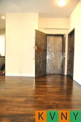 Rented by KVNY Soho | media 30