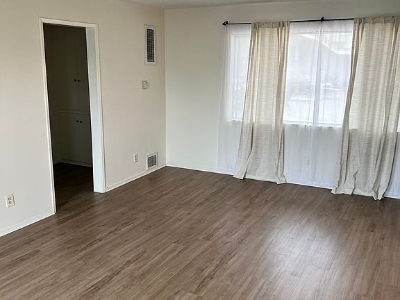 3rd image of 1801 Ocean Park Blvd APT 112