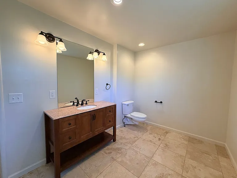960 Forest Ave — Photo 31
