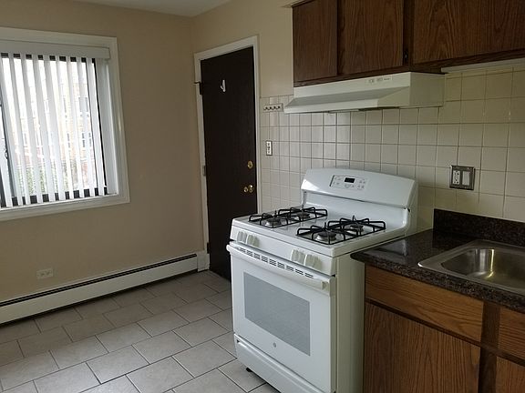 4th image of 426 Alles St APT 3S