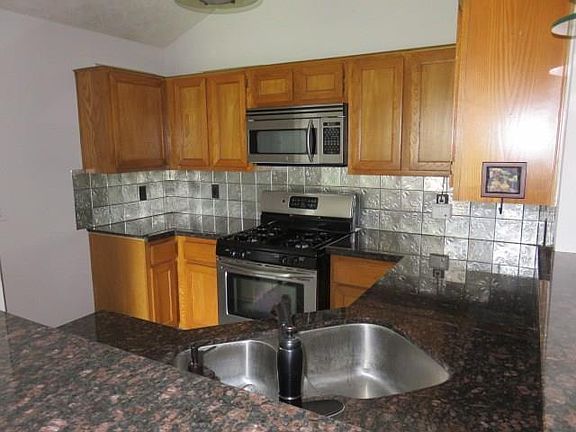 4th image of 11815 Oakner Dr