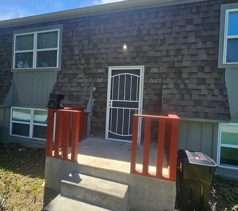742-748 N 70th St