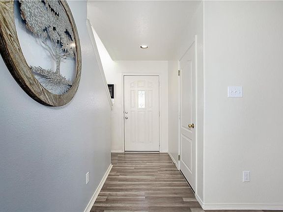 4th image of 8715 Kaeling Meadow Ct