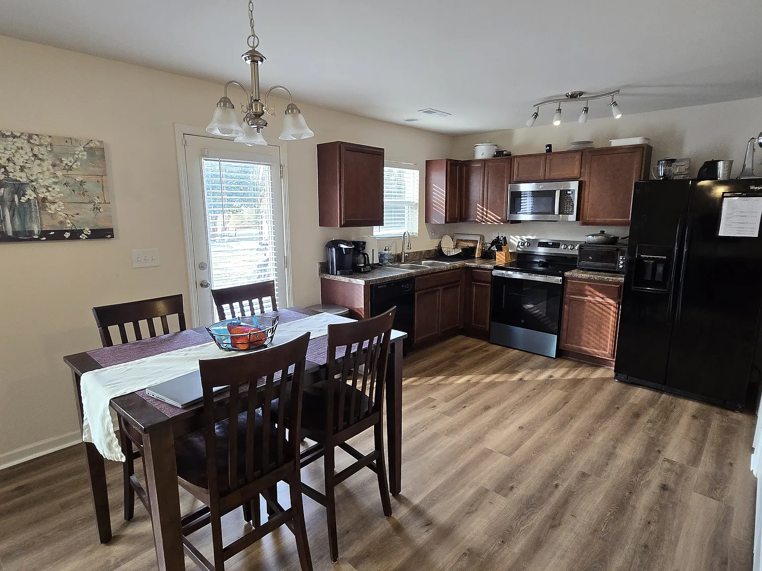 5914 Maple St — Photo 3