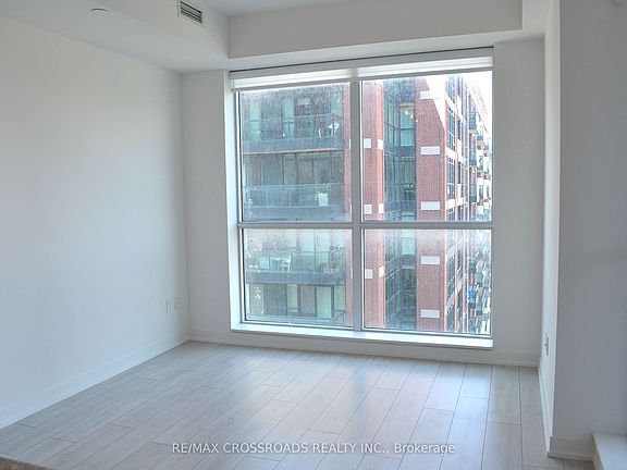 5th image of 31 Tippett Rd #735