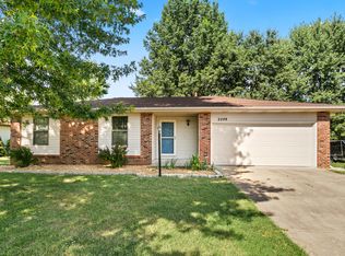 2248 S Westwood Ave, Springfield, MO 65807