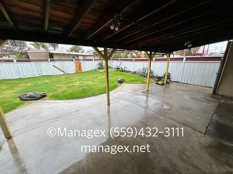 2836 N Cedar Ave — Photo 16