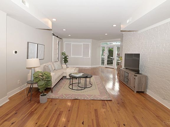 4th image of 2356 Park Ave Unit 102