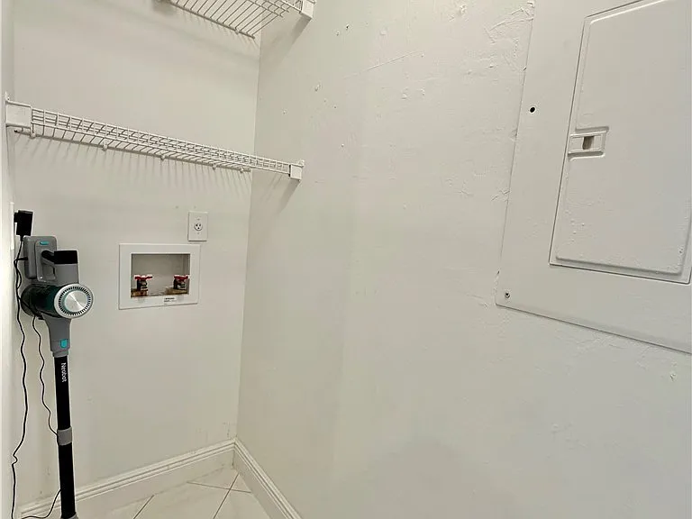 6220 Timberwood Cir #122 — Photo 23