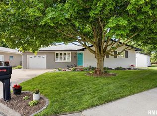 110 E Jadewood St, Morton, IL
