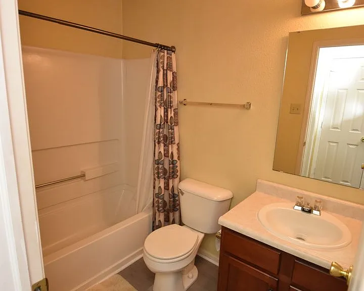 658 Florence Dr — Photo 9