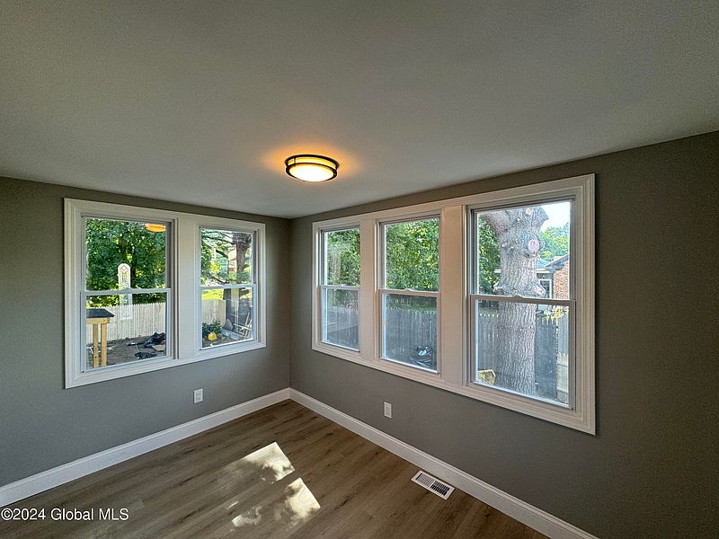 3rd image of 2830 Edgewood Avenue