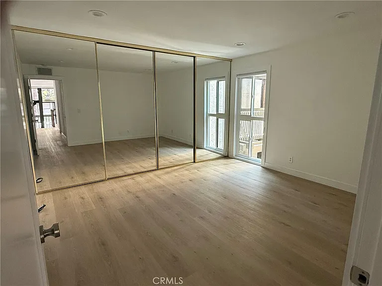 7212 Marina Pacifica Dr N — Photo 21