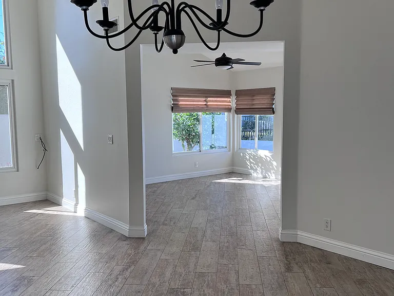 18 Eastlake — Photo 9