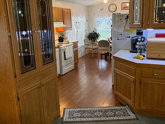 5th image of 8803 Higbie Pl
