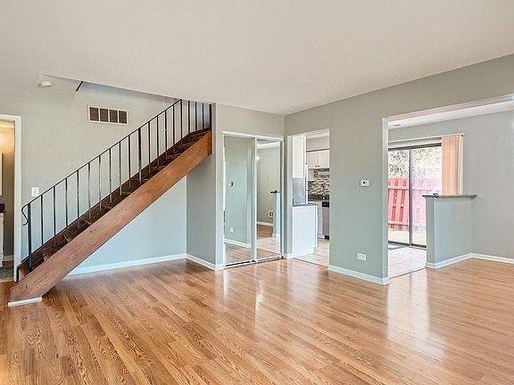 2nd image of 1685 Queensbury Cir