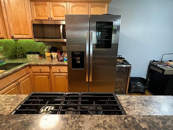2nd image of 4600 N Cumberland Ave Unit 112