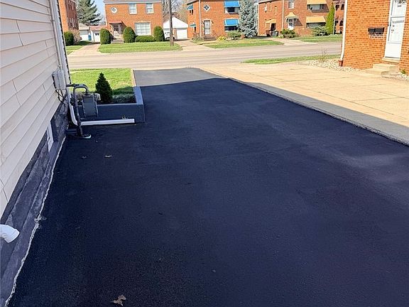 5th image of 6227 Ridge Rd