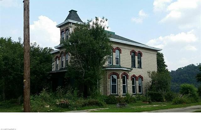 1st image of 304 N River Ave
