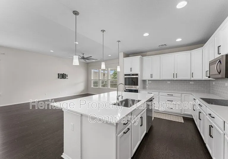 942 Blue Violet — Photo 33