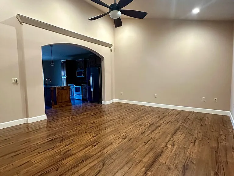 213-215 Pebblestone Ln — Photo 3