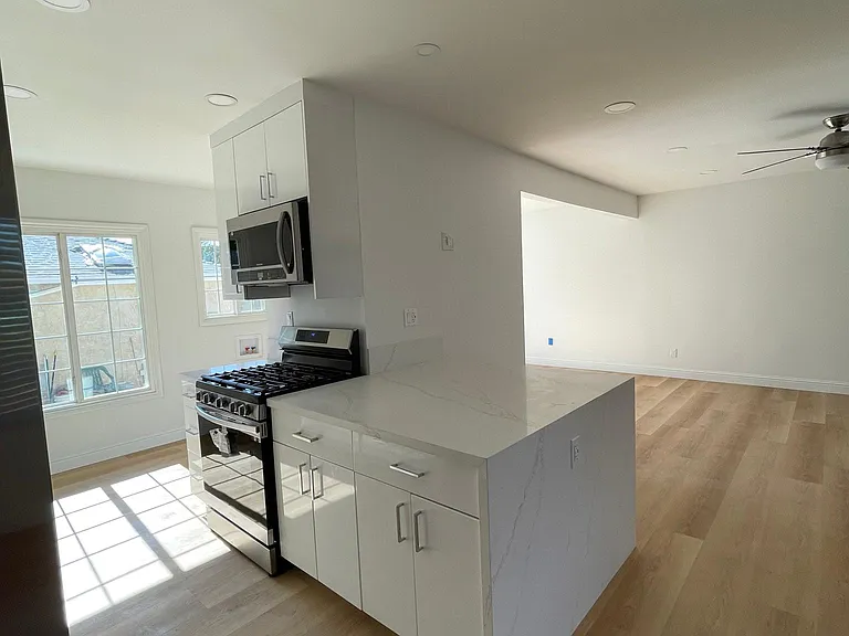 7721 Chimineas Ave — Photo 6