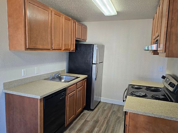 5th image of 4807 200th St SW #H103