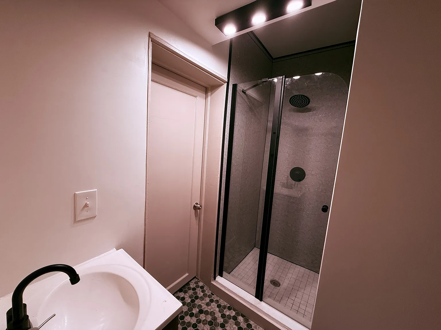 1 bed, $1,700 — Photo 3